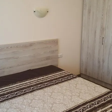 Апартамент Тройката Burgas City